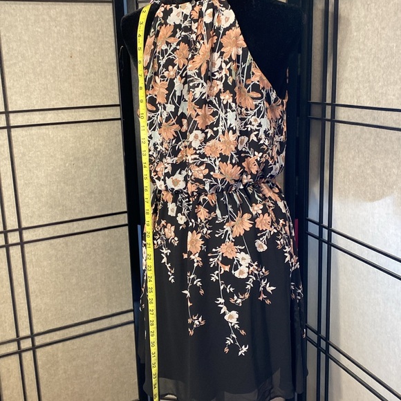 Maurice’s NWT halter dress size M black with beautiful pink and white florals - Picture 6 of 11